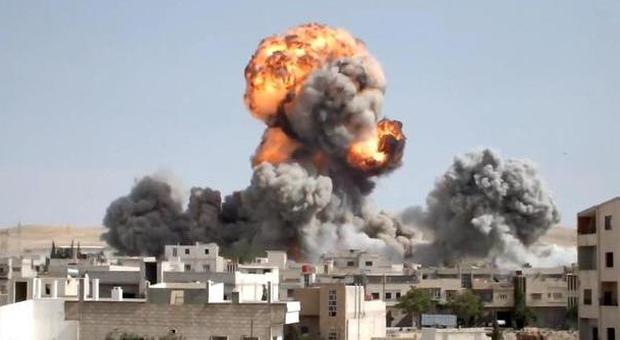 Israele, raid aerei in Siria: colpito deposito di armi al confine con il Libano