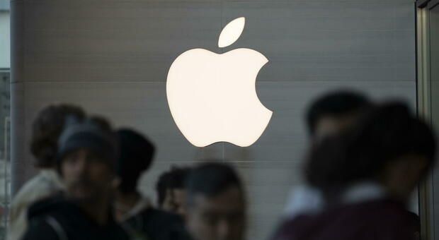 Apple, il Dipartimento di Giustizia avvia un'azione legale: «Danneggia i consumatori». Perso il 2,2% a Wall Street