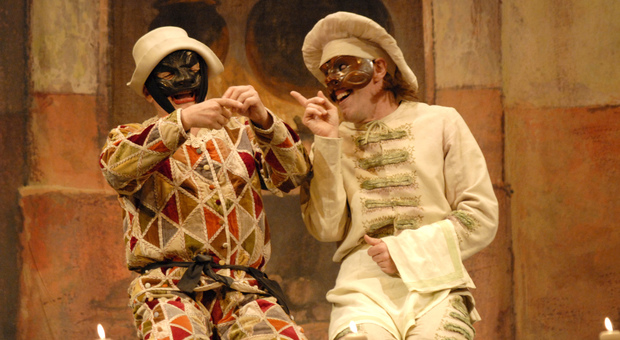 Una scena dell'Arlecchino servitore di due padroni dal 15 al 20 magio al Teatro Argentina