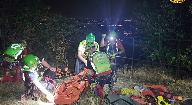 Il soccorso iniziato alle 23 e terminato alle 3 salvando l'alpinista
