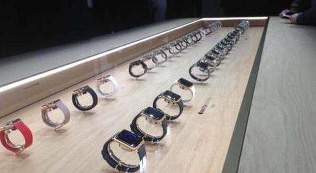 Apple Watch, la domanda supera l'offerta: "C'è un difetto, poche scorte"