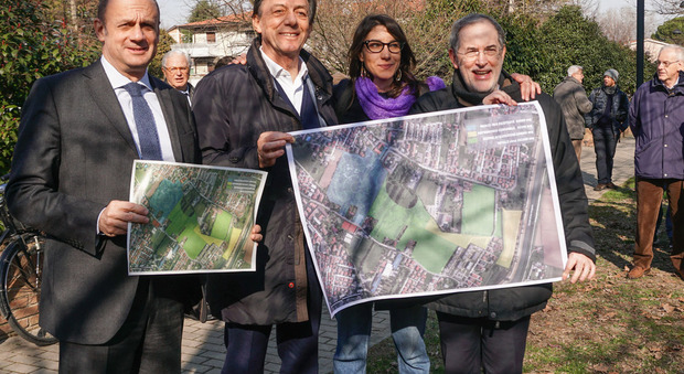 L'inaugurazione del Parco Iris (da sinistra il vicesindaco Lorenzoni, il sindaco Giordani e gli assessori Gallani e Colasio)
