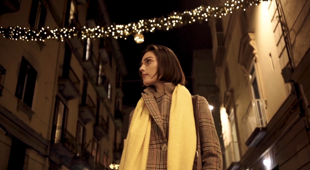 Natale, Ketty e i pacchetti perfetti: i negozi napoletani lanciano la sfida ai giganti del commercio on line