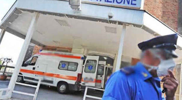Psicosi ebola a Milano, imputato sputa sangue in aula: il giudice dispone ricovero