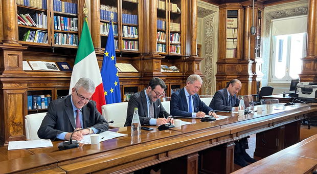 Gruppo FS, fibra e 5G sulla rete per un’Italia più connessa: accordo triennale