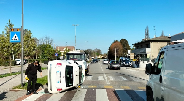 La scena dell'incidente all'incrocio tra via Noventana e via Zocco