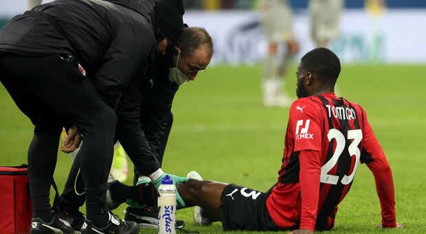 Serie A, Milan: lesione al menisco per Tomori, fuori un mese