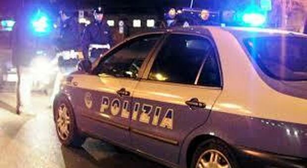 Napoli: controlli di polizia a Materdei, sequestrati 16 motorini senza assicurazione