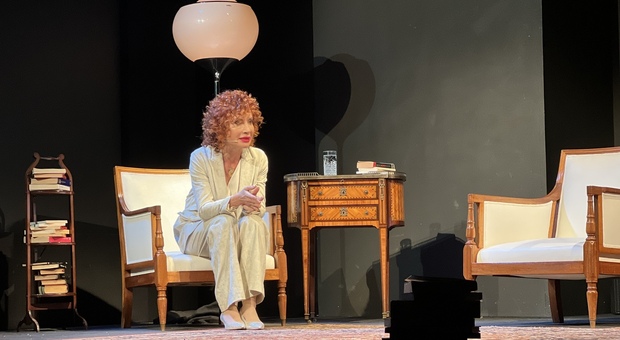 Alda D'Eusanio debutta a teatro all'OFF/OFF Theatre con lo spettacolo "È nata una zucca", regia di Ilenia Costanza, in una produzione I Vetri Blu