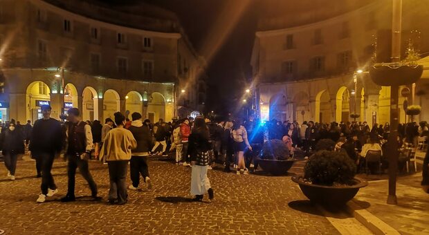 Movida a Caserta, il Comune non paga: cento tra vigili e ausiliari a bocca asciutta