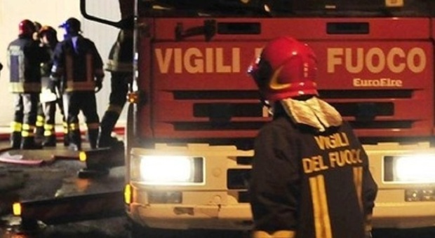 Rapagnano, incendio in una villa di più piani: sei persone evacuate. Un anziano intossicato