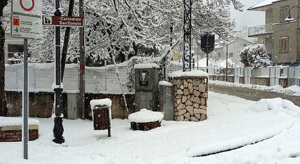 Emergenza neve, strada interrotta «Acerno completamente isolata»