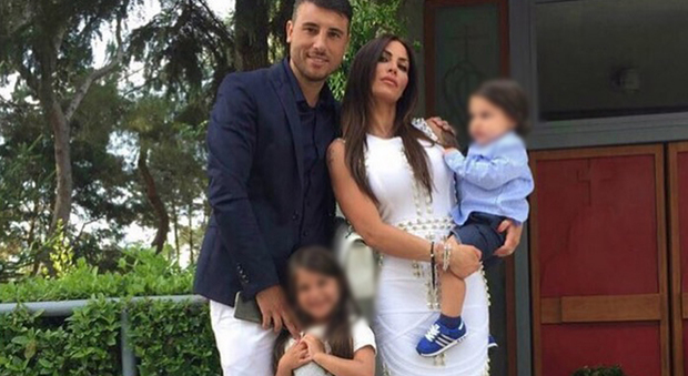 Guendalina Tavassi, Umberto D'Aponte e i figli Chloe e Salvatore (Instagram)