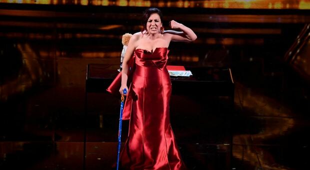 Il toccante monologo di Antonella Ferrari: l'urlo contro la sclerosi multipla