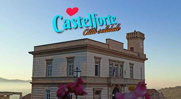 La foto postata sulla pagina fb del Comune di Castelforte con la scritta: "Città solidale"