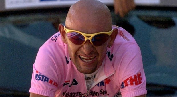 Pantani, il legale della famiglia: «Il Giro del '99 deve andare a Marco»