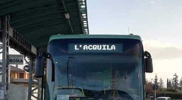 L'Aquila diventa L'Acquila sui display dei bus, Tua chiede scusa agli utenti