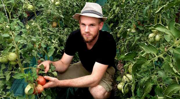 Luca Burigo agricoltore 27enne vende ortaggi su whatsapp