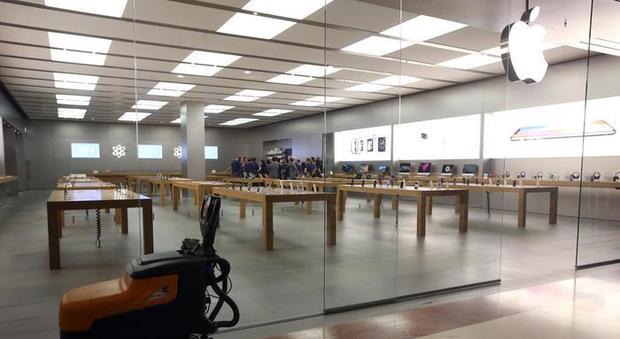 Apple, perquisizioni ai dipendenti nell'orario di lavoro: per la Corte Suprema dovranno essere risarciti
