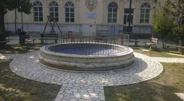 Fontana del Giardino d'Estate Gli operai comunali faranno il restauro
