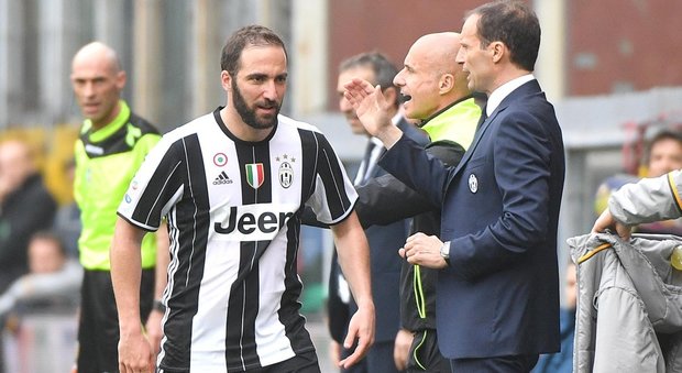Napoli-Juve, Allegri contro Sarri: «Basta strategia della confusione»