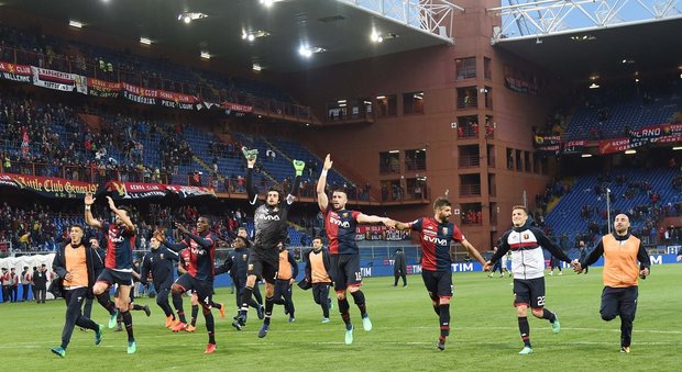 Cagliari respira, Udinese al buio Il Genoa mette nei guai il Crotone