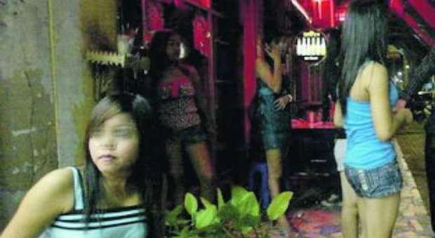 Abusava di minorenni in Thailandia