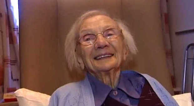 Jessie compie 109 anni, è la più anziana di Scozia: «Il segreto della longevità? Evitare gli uomini»