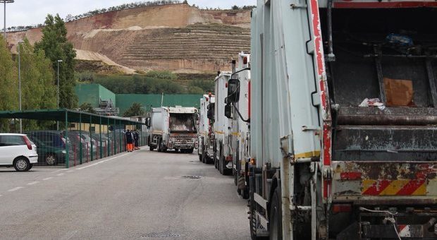 Emergenza rifiuti in Campania, piano anti-crisi nel caos: rispunta Marigliano