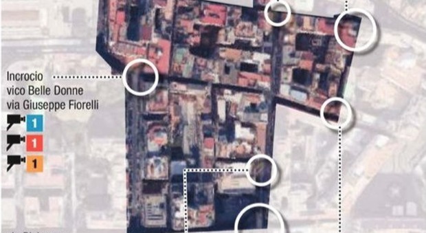 Napoli, ecco il piano sicurezza: telecamere sulla movida di Chiaia
