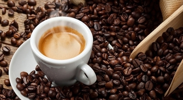 Il caffè va bevuto dopo colazione, a digiuno può danneggiare l'organismo: ecco perché