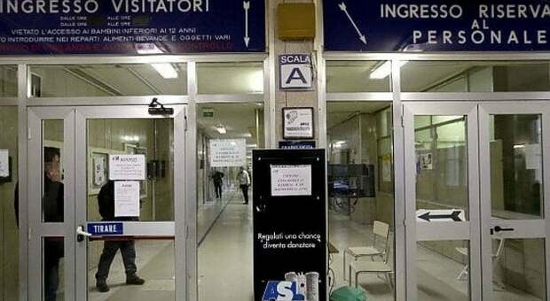Covid in Campania, crescono i contagi in ospedale: nuovi tamponi rapidi al pronto soccorso