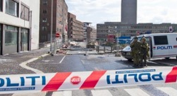 Oslo, trovato un ordigno in centro La polizia ha fermato un uomo
