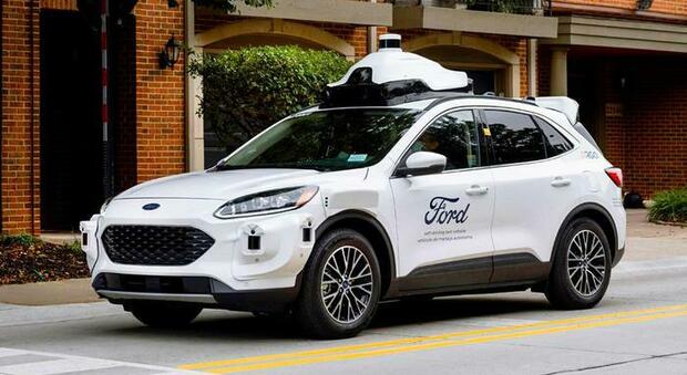 Una Ford dotata della nuova guida autonoma Argo di quarta generazione