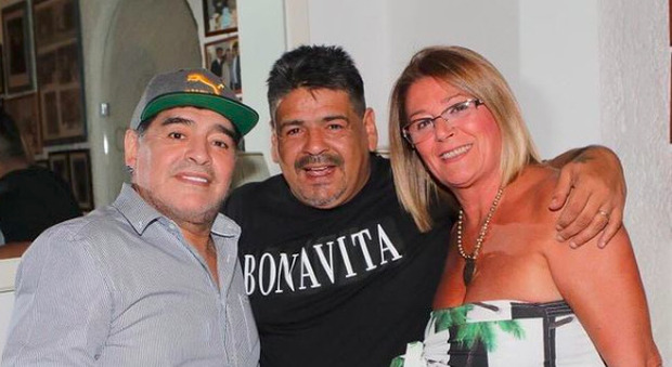 Maradona, a Domenica In la testimonianza in lacrime del fratello Hugo: «Mi ha chiamato di notte, ha aiutato tutti noi»