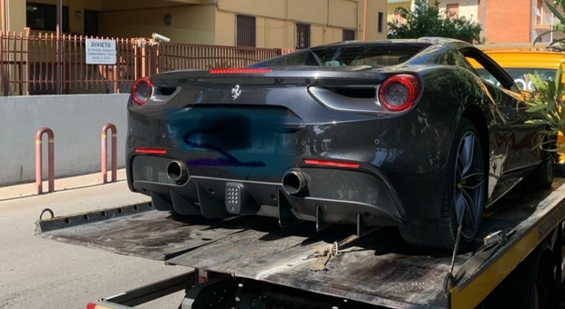 Movida ad Aversa, sequestrata una Ferrari dopo decine di multe per eccesso di velocità