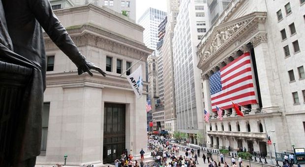 Giornata drammatica a Wall Street che chiude in profondo rosso