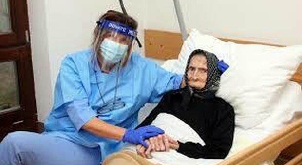 Una donna di 99 anni supera il Coronavirus e afferma «Sto bene»