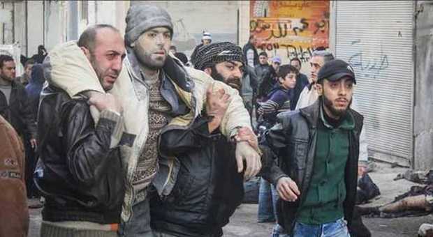 Siria, raid russo su un mercato a Idlib: 44 morti
