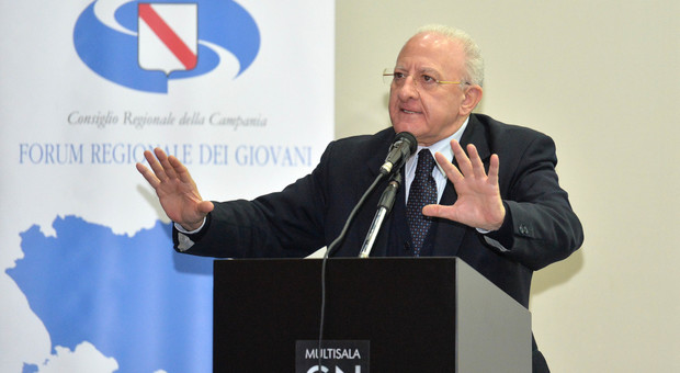 Sanità, De Luca annuncia 7.600 assunzioni: salvi i precari in attesa di contratto