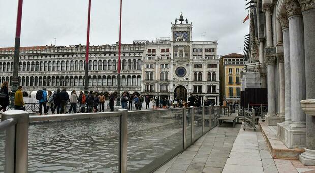 Venezia. Barriere di vetro alla basilica di San Marco: conto mai pagato di un milione di euro. Il presidente di Kostruttiva: «Situazione avvilente»