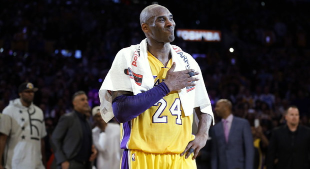 Kobe, lacrime e 60 punti per il gran finale: «Grazie a tutti per l'ispirazione, vi amo»