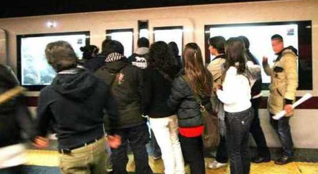 Roma, Metro A, allagata la fermata Lucio Sestio: passeggeri evacuati dai vigili del fuoco