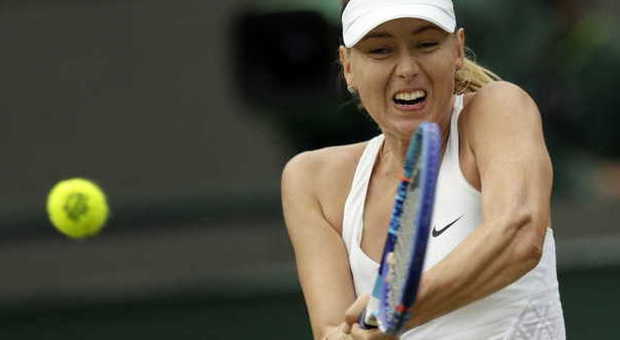 Wimbledon, Serena vince il derby con Venus, ai quarti anche MaSha. Murray e Wawrinka ok