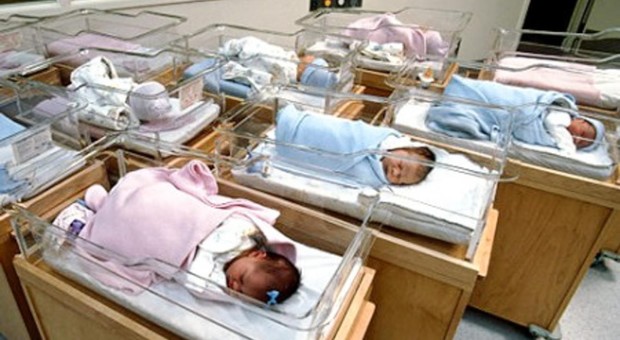 Allarme pediatri: ogni anno in Italia nascono 25 mila bimbi con la sindrome da alcol