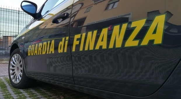 Padova, la Guardia di Finanza scopre frode fiscale in un'azienda che produce le borse O bag