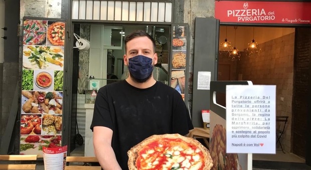 Pizza gratis per i cittadini di Bergamo, l'iniziativa di un giovane napoletano