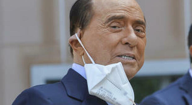 Covid, Berlusconi: «I primi tre giorni sono stati difficilissimi. Non credevo di farcela»