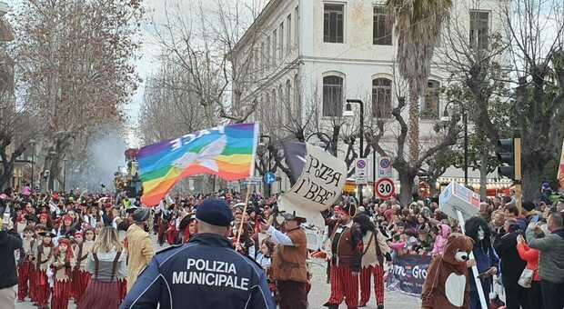 Carnevale, carri e maschere a Giulianova: un successo