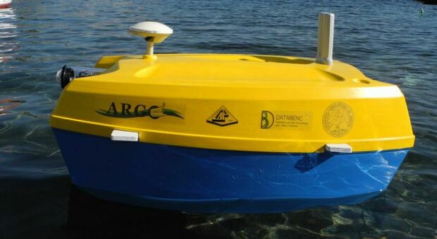 Un innovativo drone marino per rilevare il tesoro sommerso nel mare di Napoli